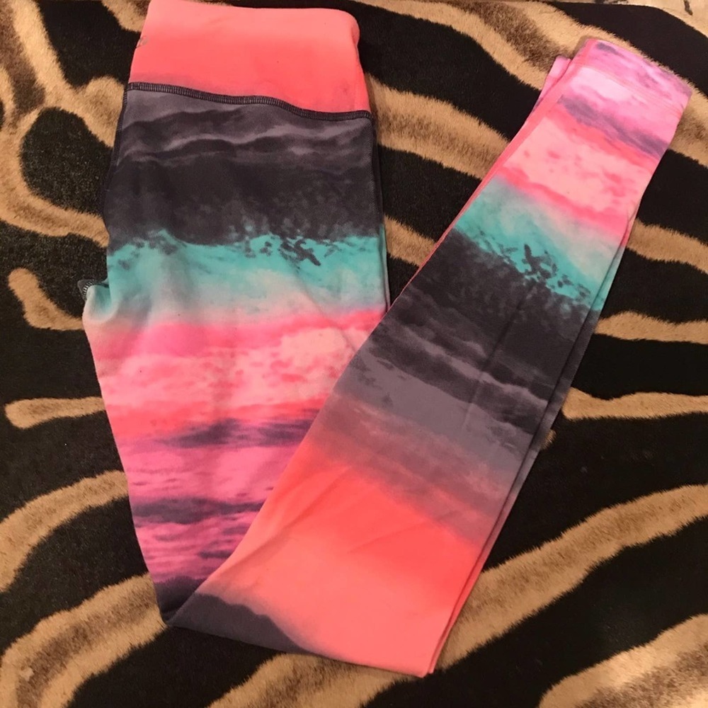 Lululemon wunder under  beachscape legging 6 denim